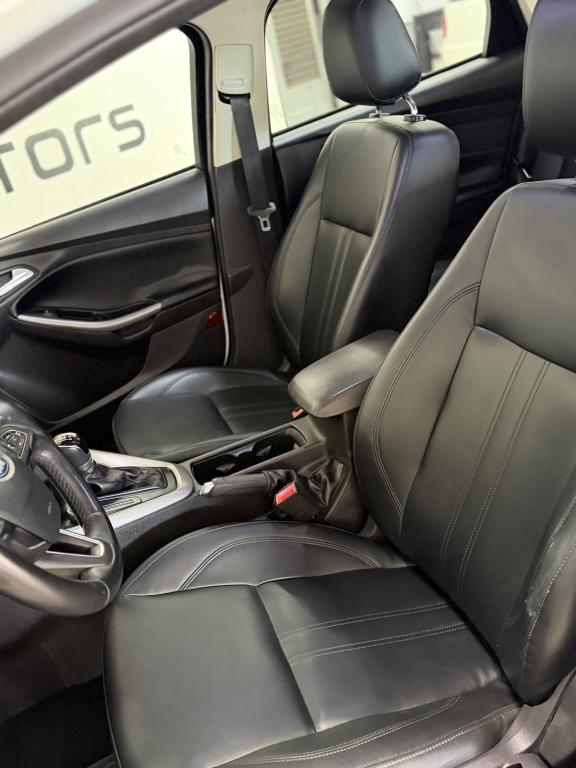 FORD Focus Hatch - Foto