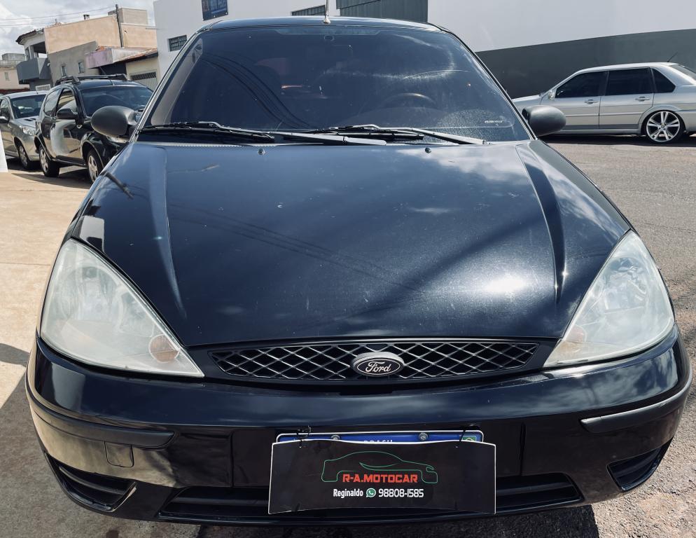 FORD Focus Hatch - Foto