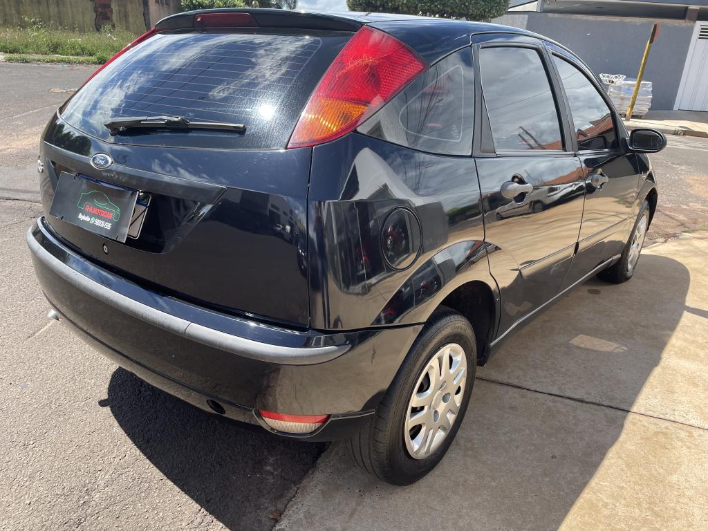 FORD Focus Hatch - Foto