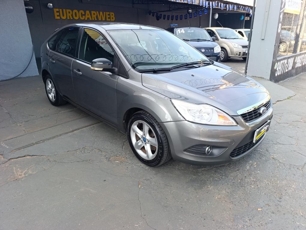 FORD Focus Hatch - Foto