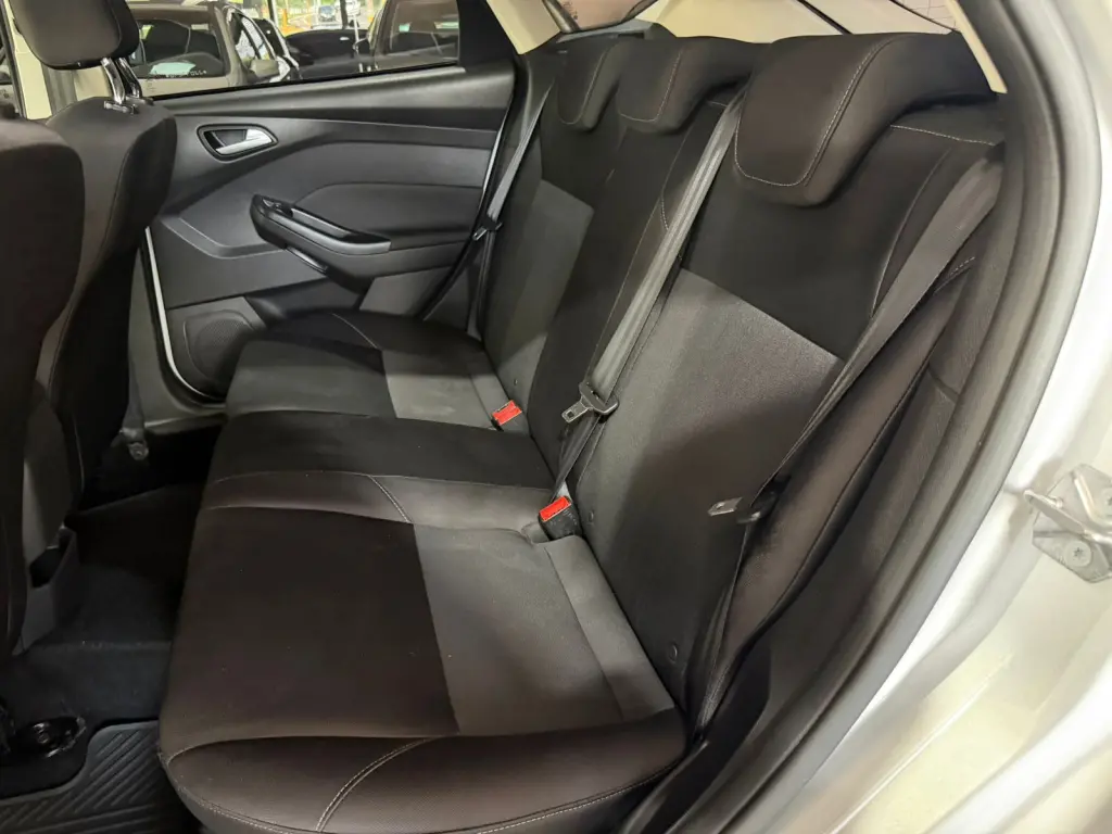 FORD Focus Hatch - Foto