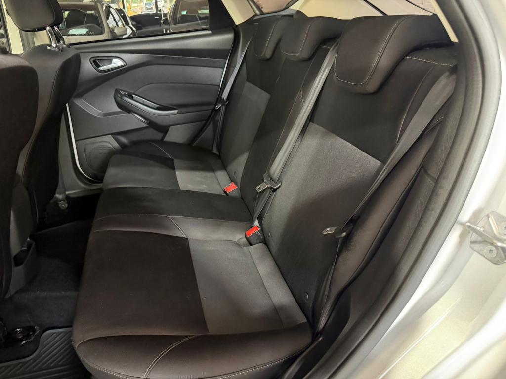 FORD Focus Hatch - Foto