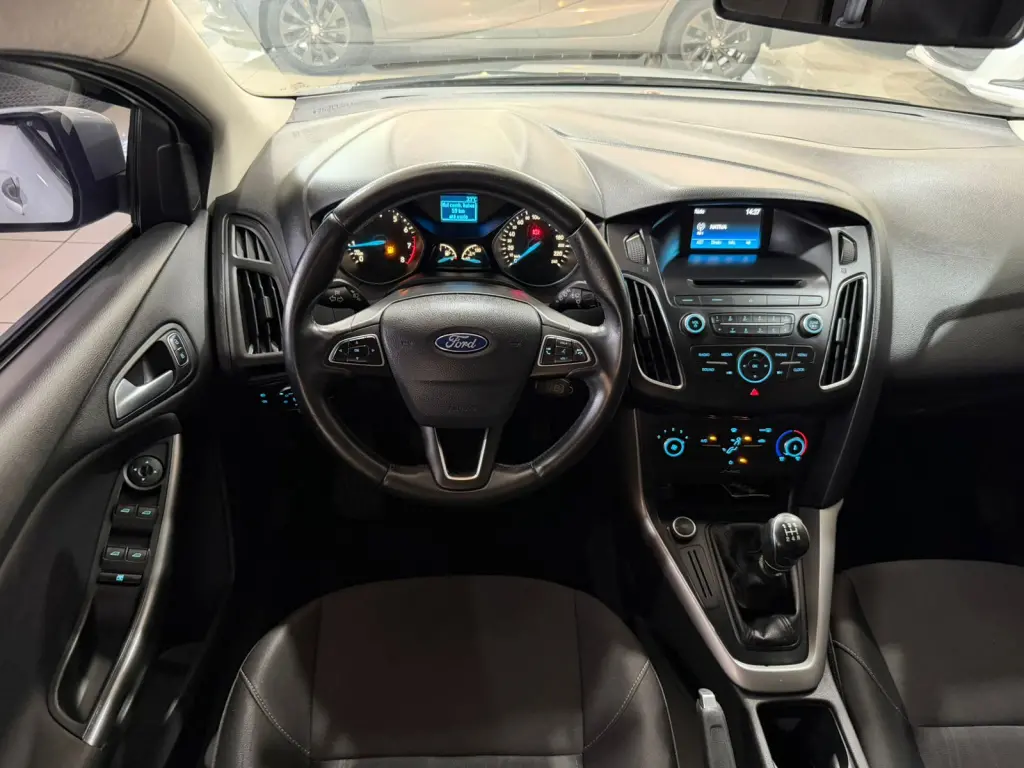 FORD Focus Hatch - Foto