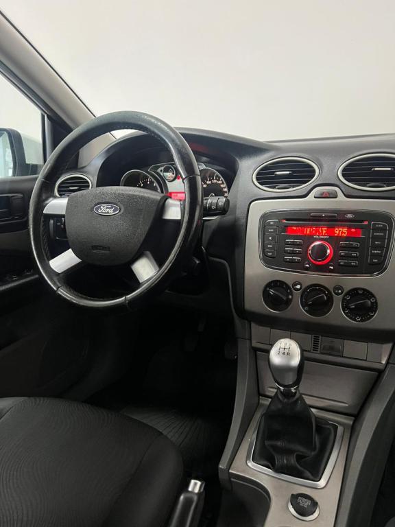 FORD Focus Hatch - Foto