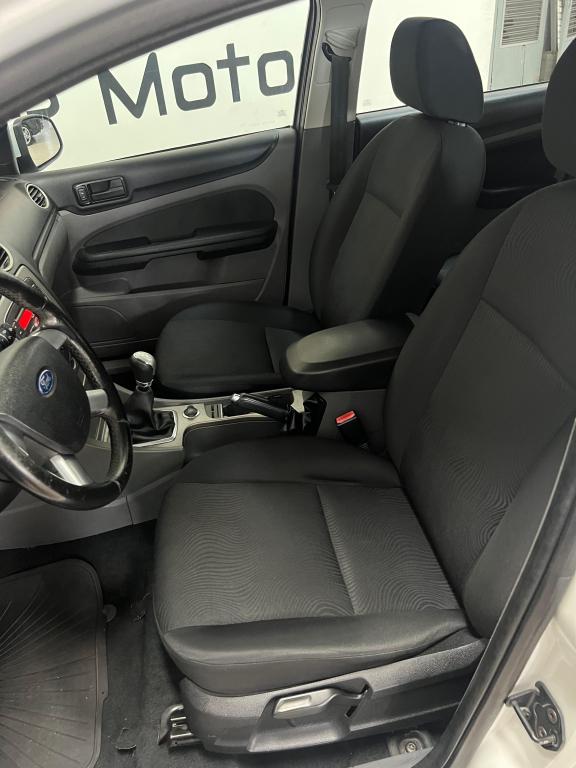 FORD Focus Hatch - Foto