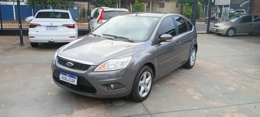 FORD Focus Hatch - Foto