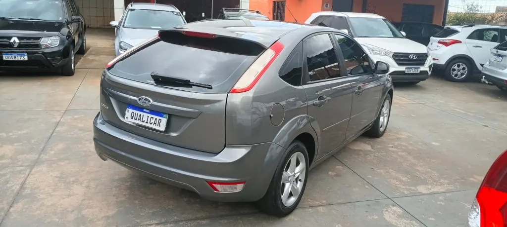 FORD Focus Hatch - Foto