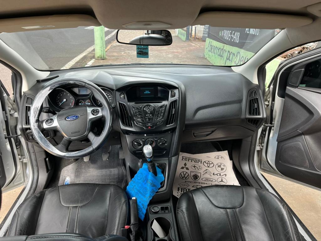 FORD Focus Hatch - Foto