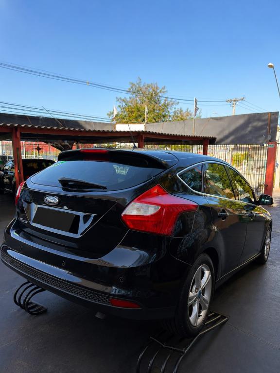 FORD Focus Hatch - Foto