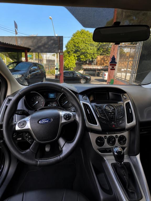 FORD Focus Hatch - Foto