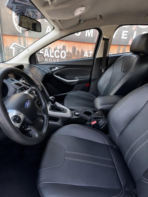 FORD Focus Hatch - Foto
