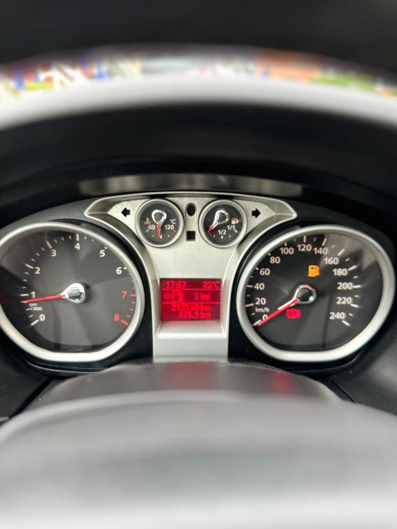 FORD Focus Hatch - Foto