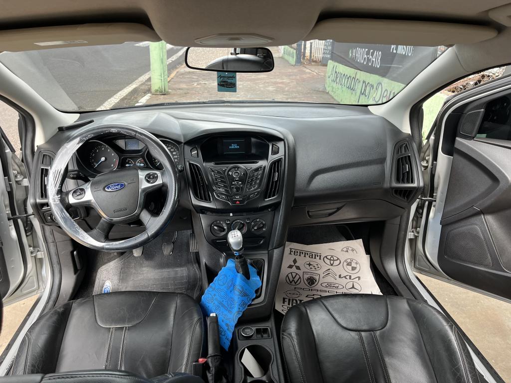 FORD Focus Hatch - Foto