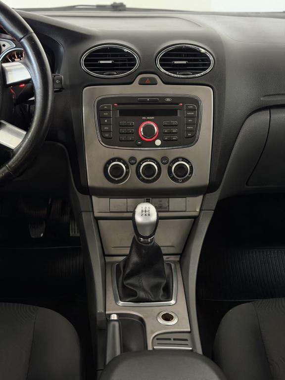 FORD Focus Hatch - Foto