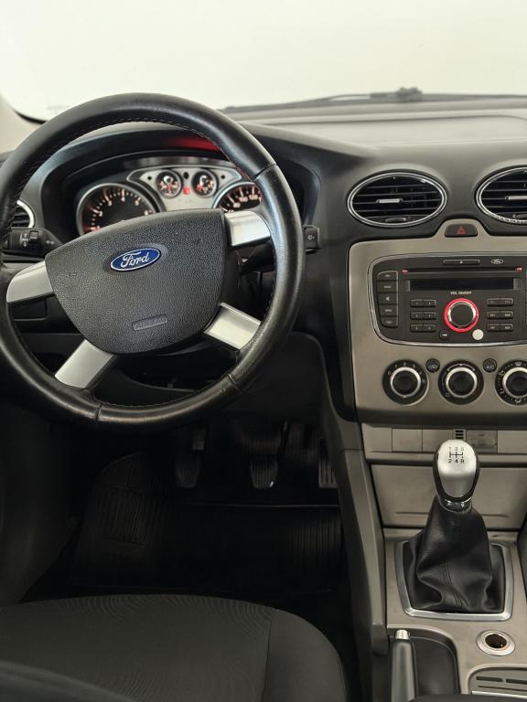 FORD Focus Hatch - Foto