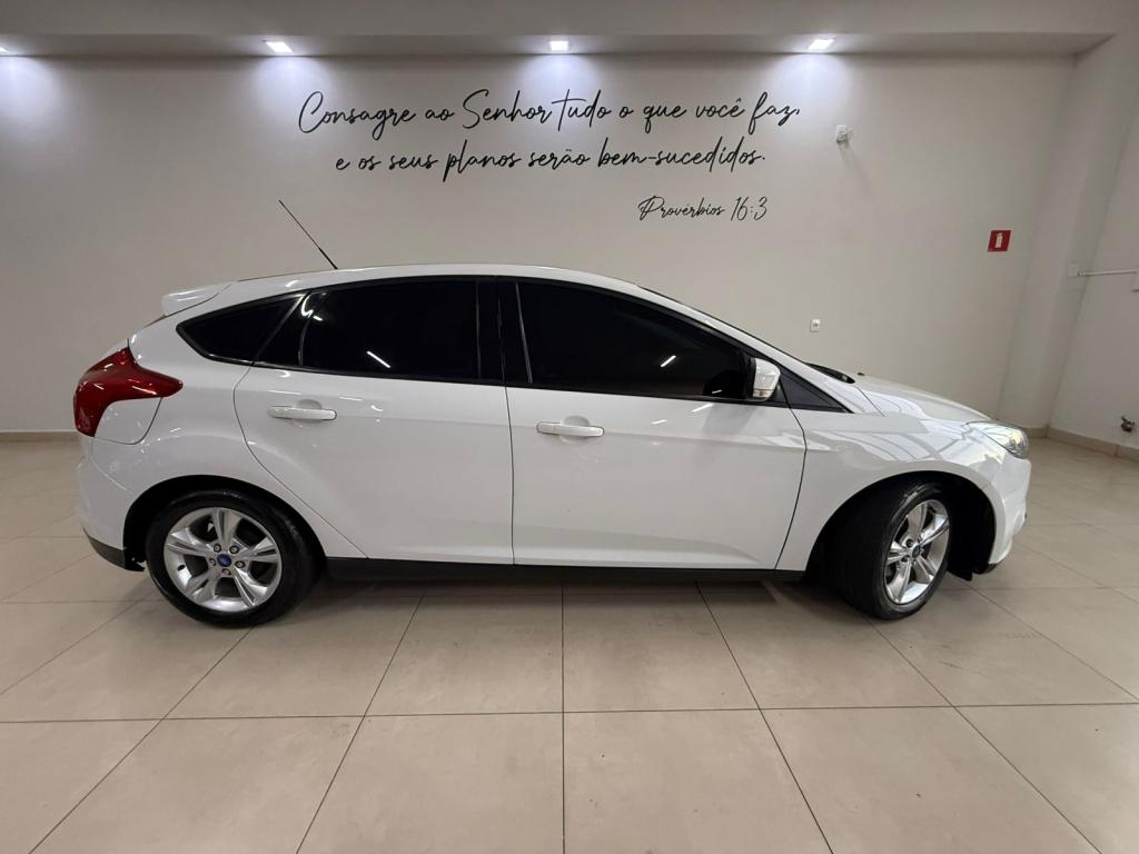 FORD Focus Hatch - Foto
