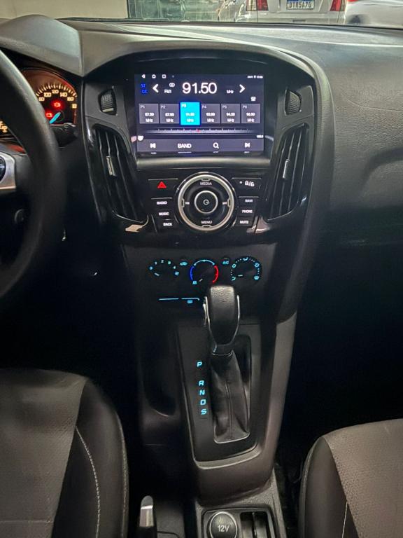 FORD Focus Hatch - Foto