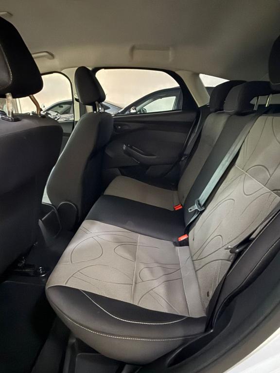 FORD Focus Hatch - Foto