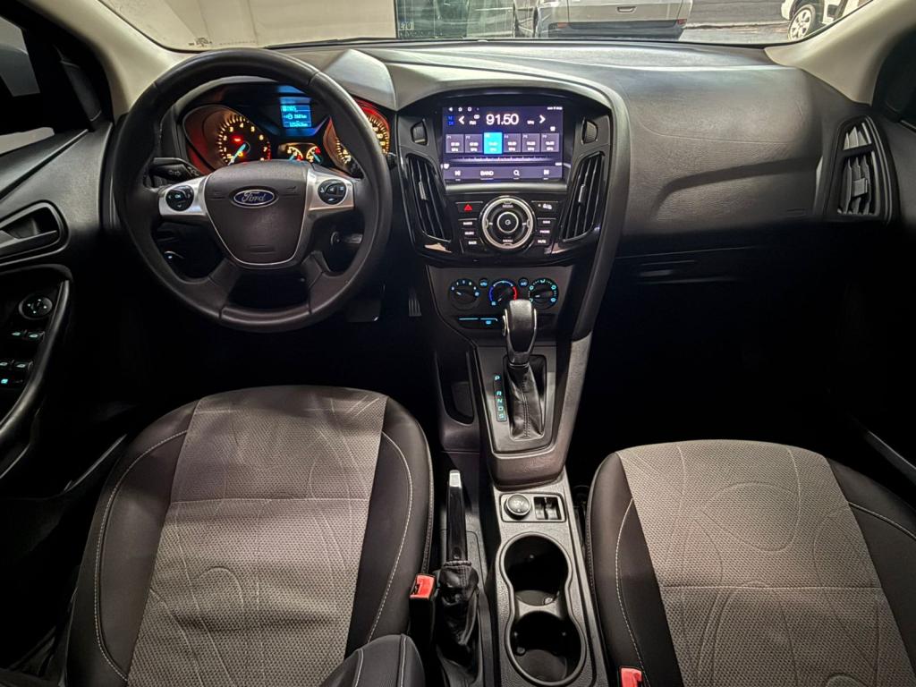 FORD Focus Hatch - Foto