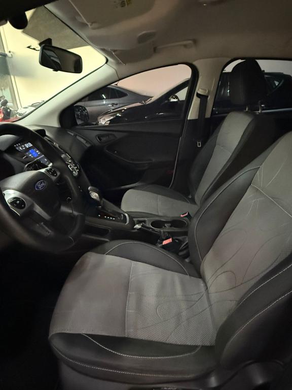 FORD Focus Hatch - Foto