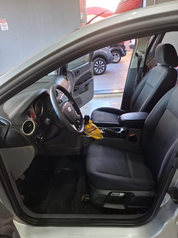FORD Focus Hatch - Foto