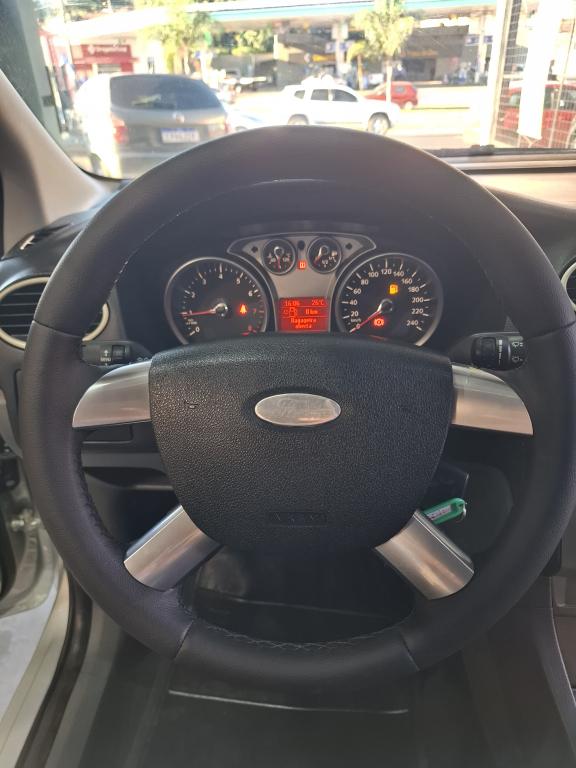 FORD Focus Hatch - Foto