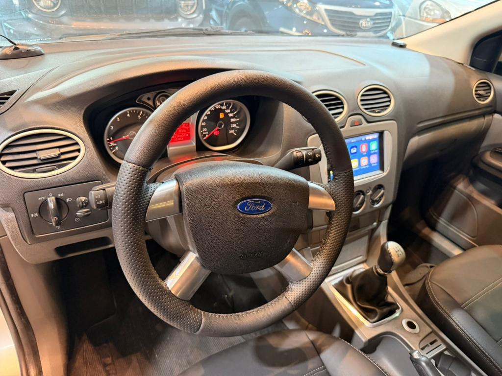 FORD Focus Hatch - Foto