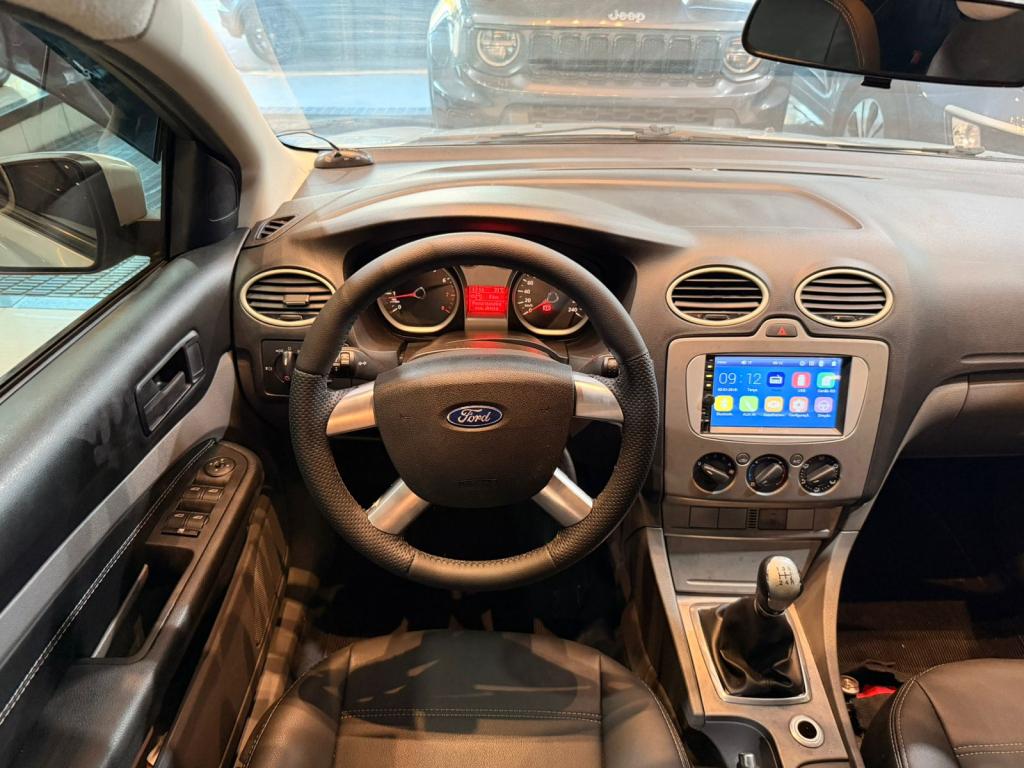 FORD Focus Hatch - Foto