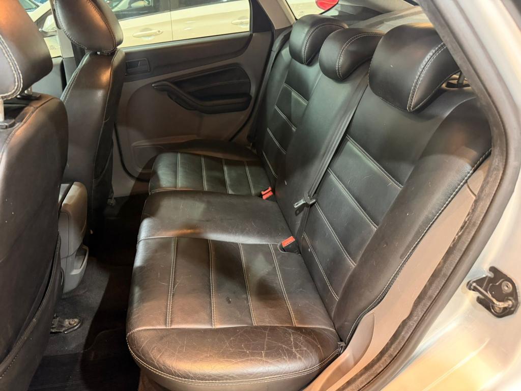 FORD Focus Hatch - Foto