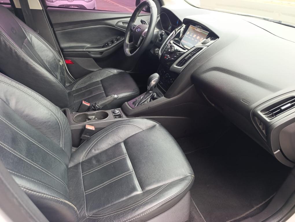 FORD Focus Hatch - Foto