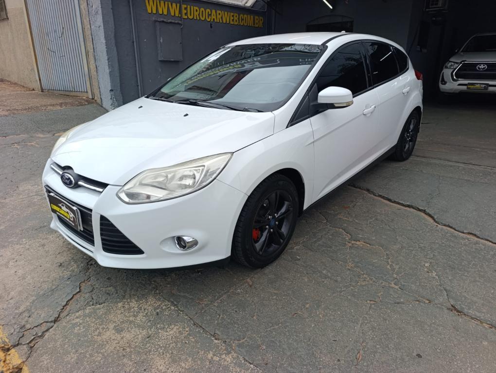 FORD Focus Hatch - Foto