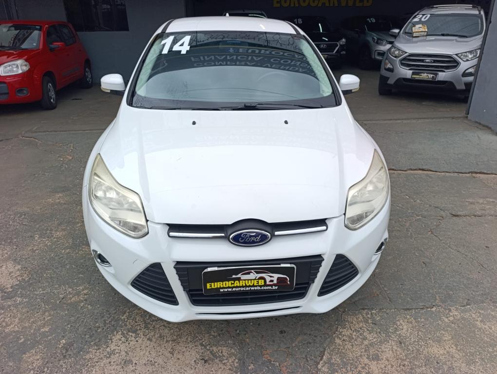 FORD Focus Hatch - Foto