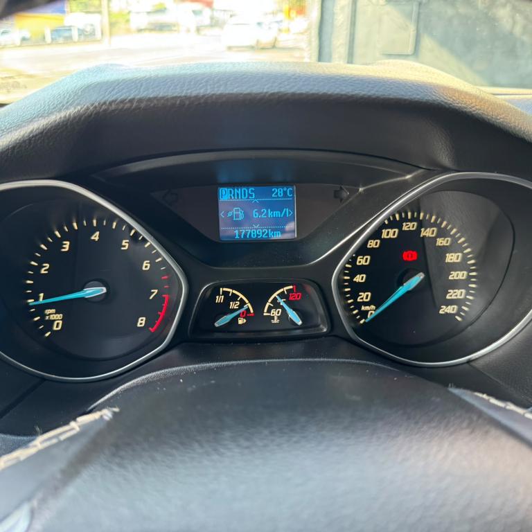 FORD Focus Hatch - Foto