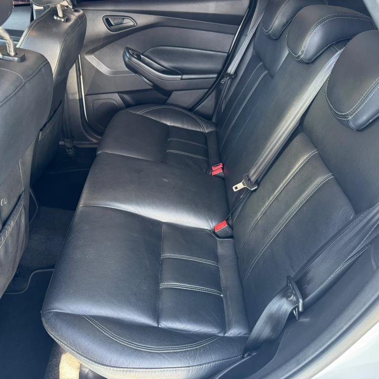 FORD Focus Hatch - Foto