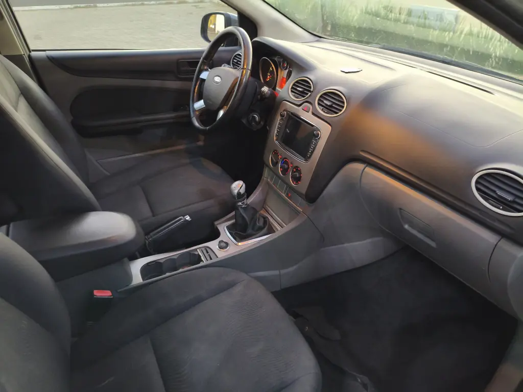 FORD Focus Hatch - Foto