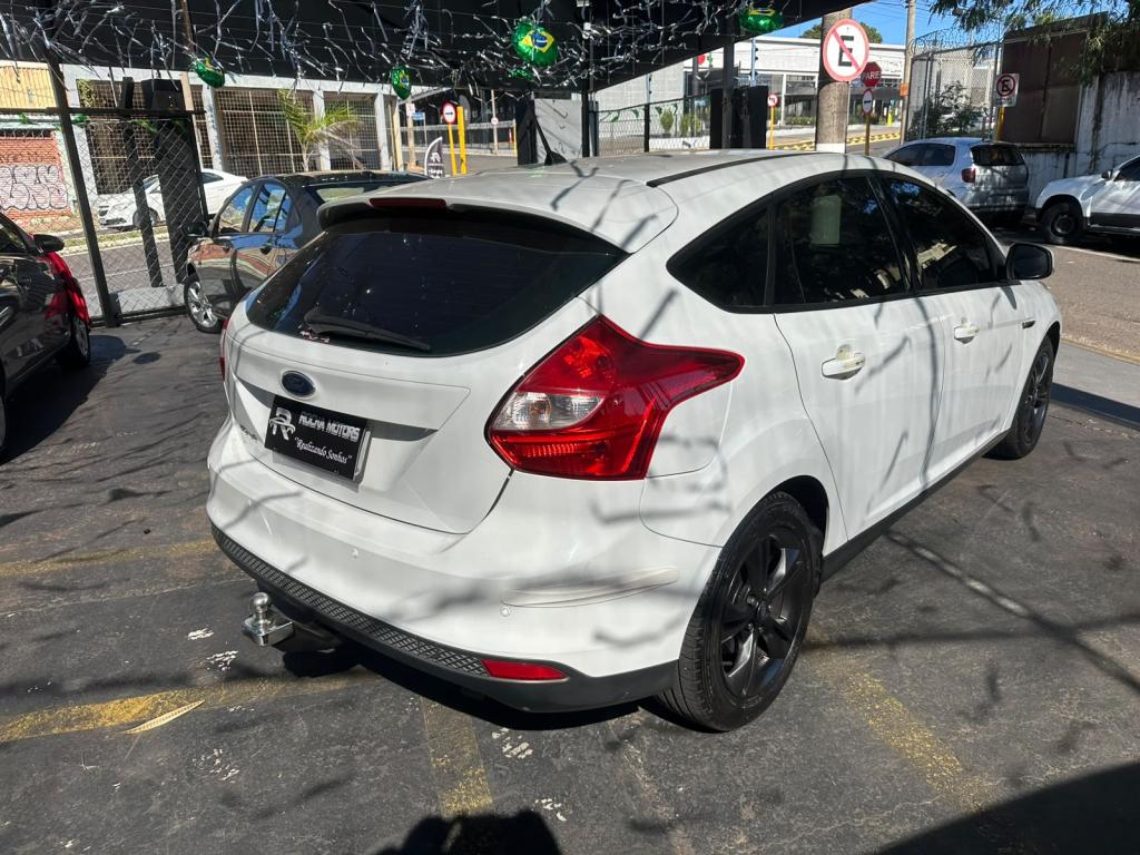 FORD Focus Hatch - Foto
