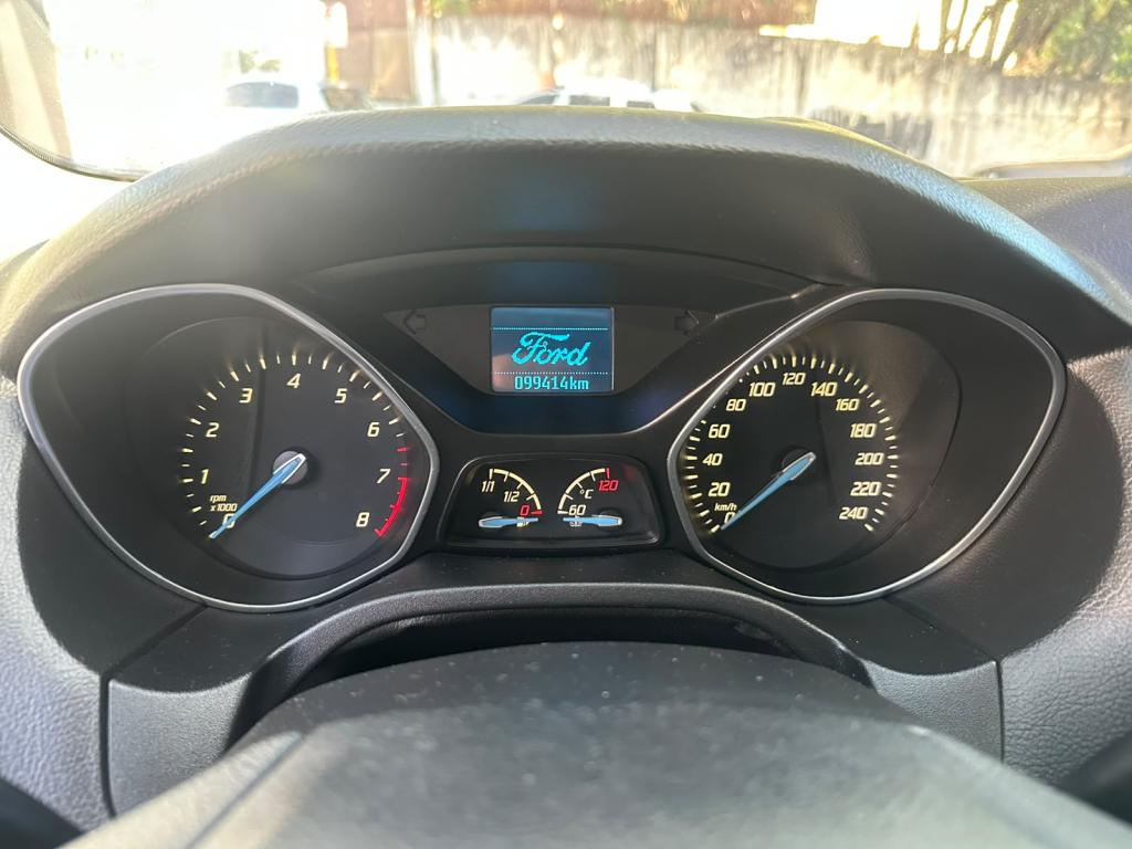 FORD Focus Hatch - Foto