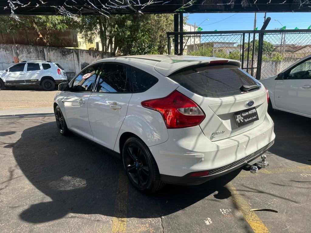 FORD Focus Hatch - Foto