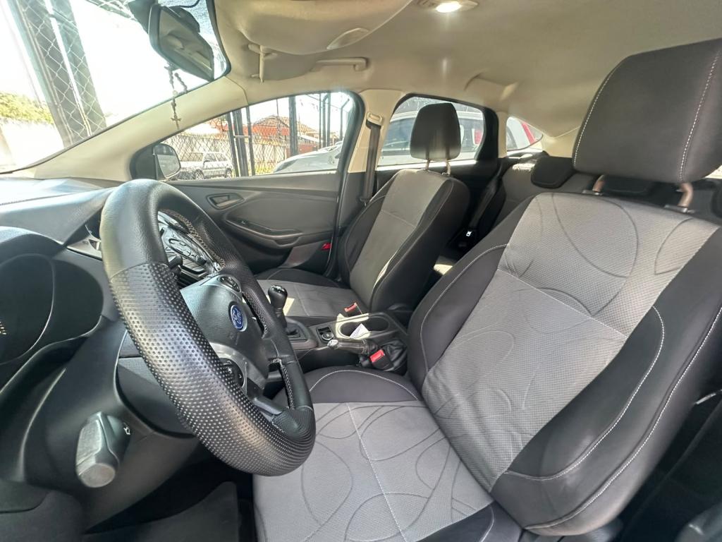 FORD Focus Hatch - Foto