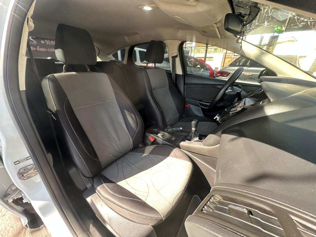 FORD Focus Hatch - Foto