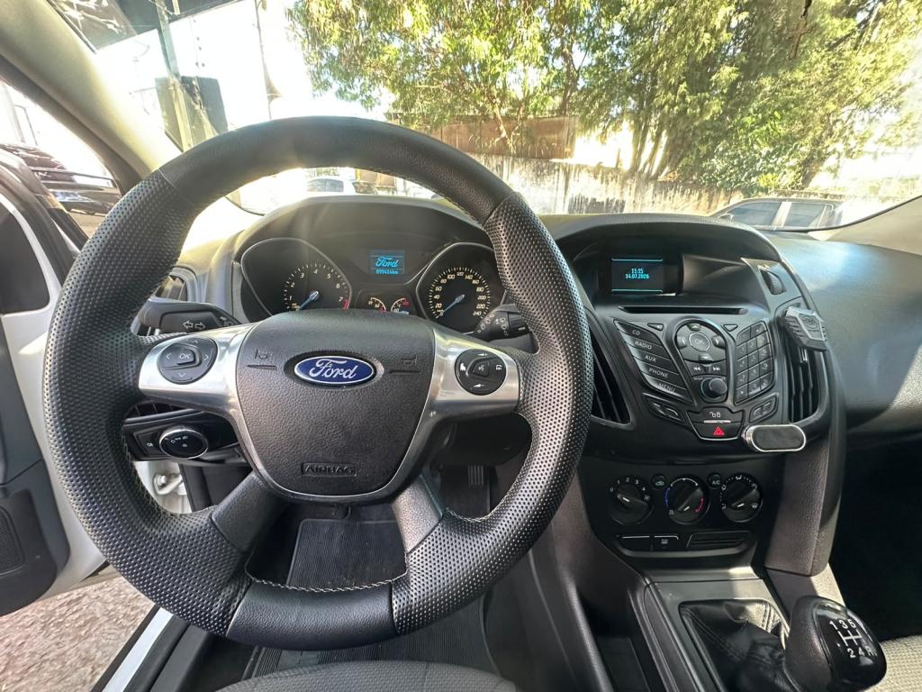 FORD Focus Hatch - Foto