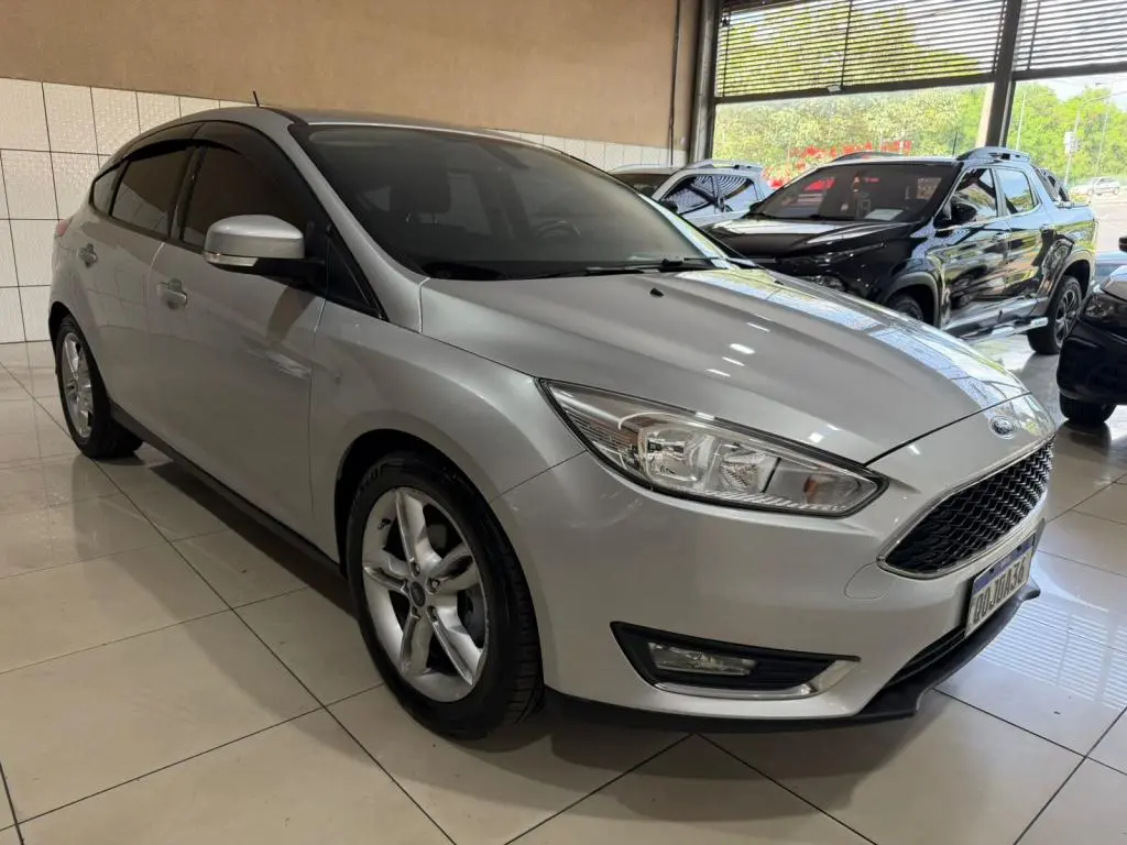 FORD Focus Hatch - Foto