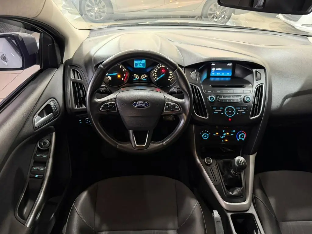 FORD Focus Hatch - Foto