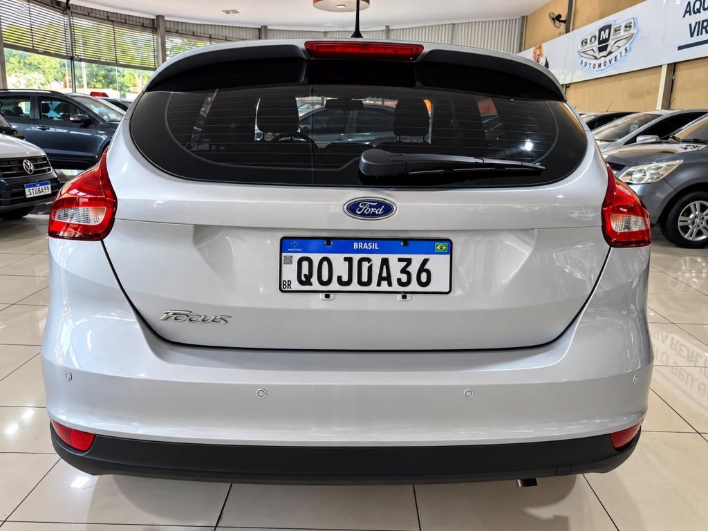 FORD Focus Hatch - Foto