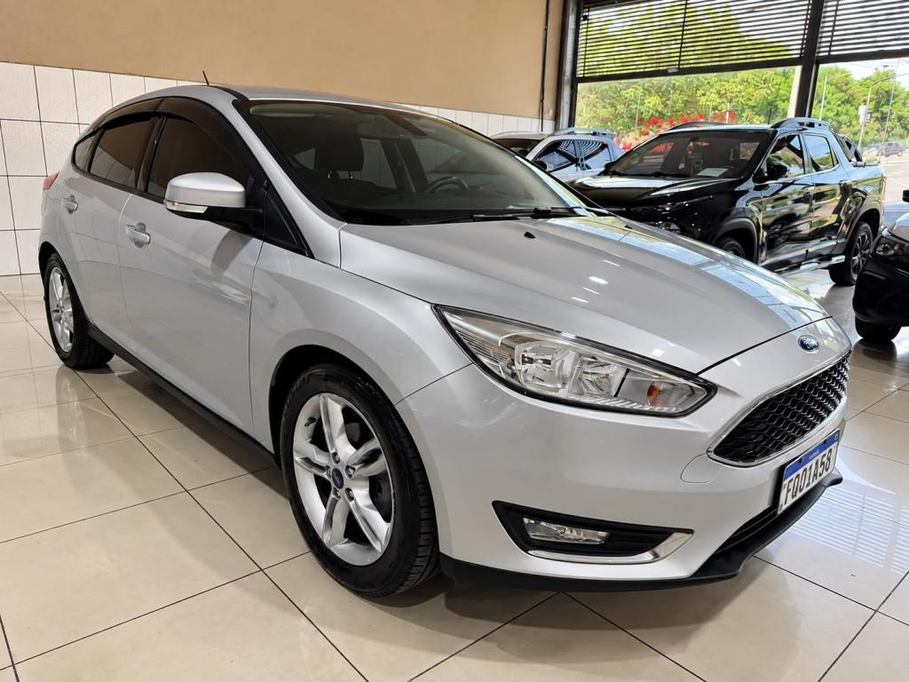 FORD Focus Hatch - Foto