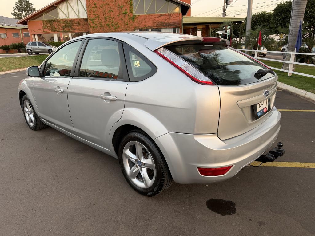 FORD Focus Hatch - Foto