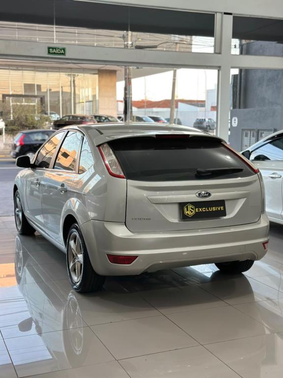 FORD Focus Hatch - Foto