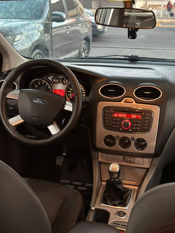 FORD Focus Hatch - Foto