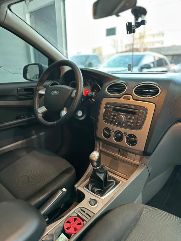 FORD Focus Hatch - Foto