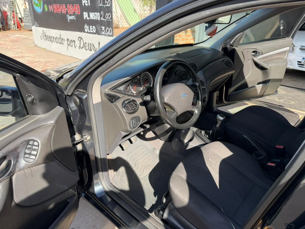 FORD Focus Hatch - Foto
